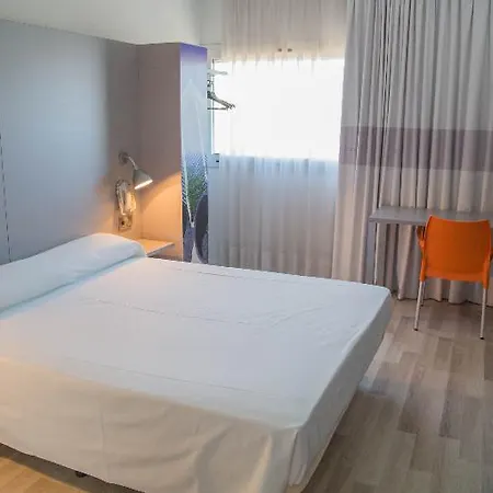 Valencia Aeropuerto Hotel 2*