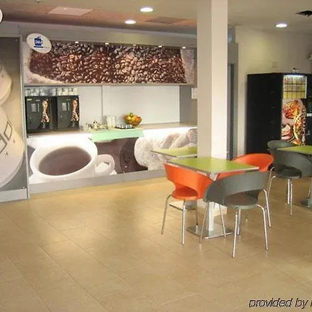 Valencia Aeropuerto Hotel 2*