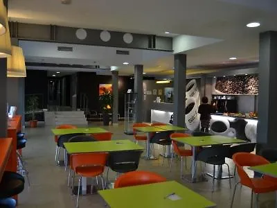 Valencia Aeropuerto 2*